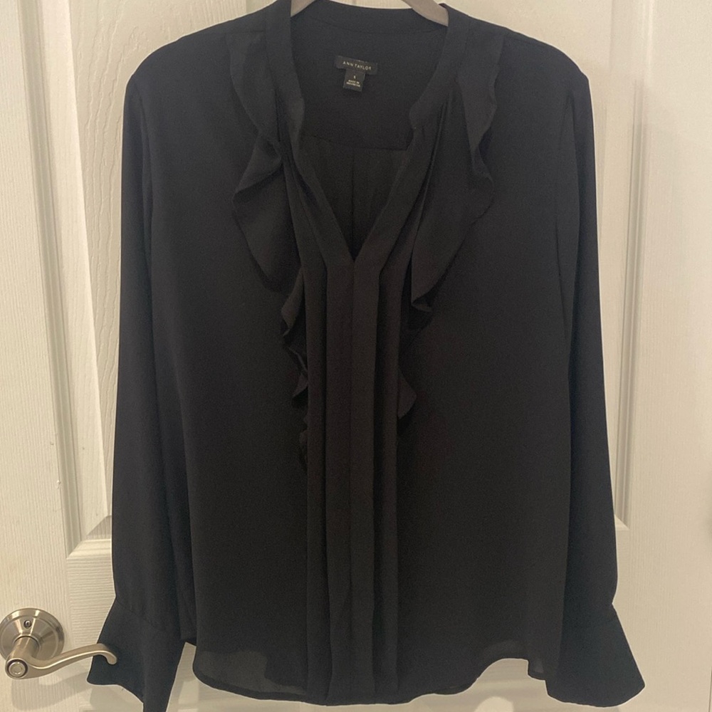 Ann Taylor blouse classic notched V-neck with ruffle fringe detail in front S